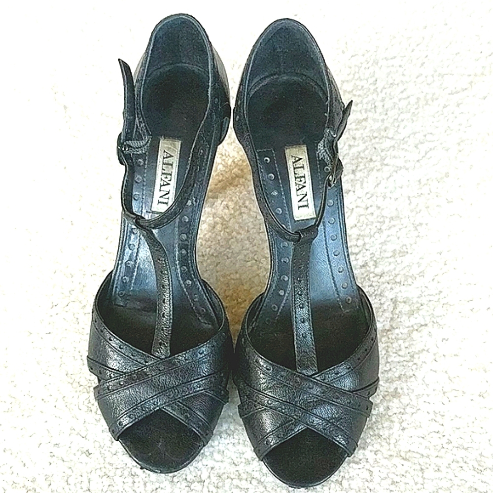 Alfani black heels, peep toe, stra…